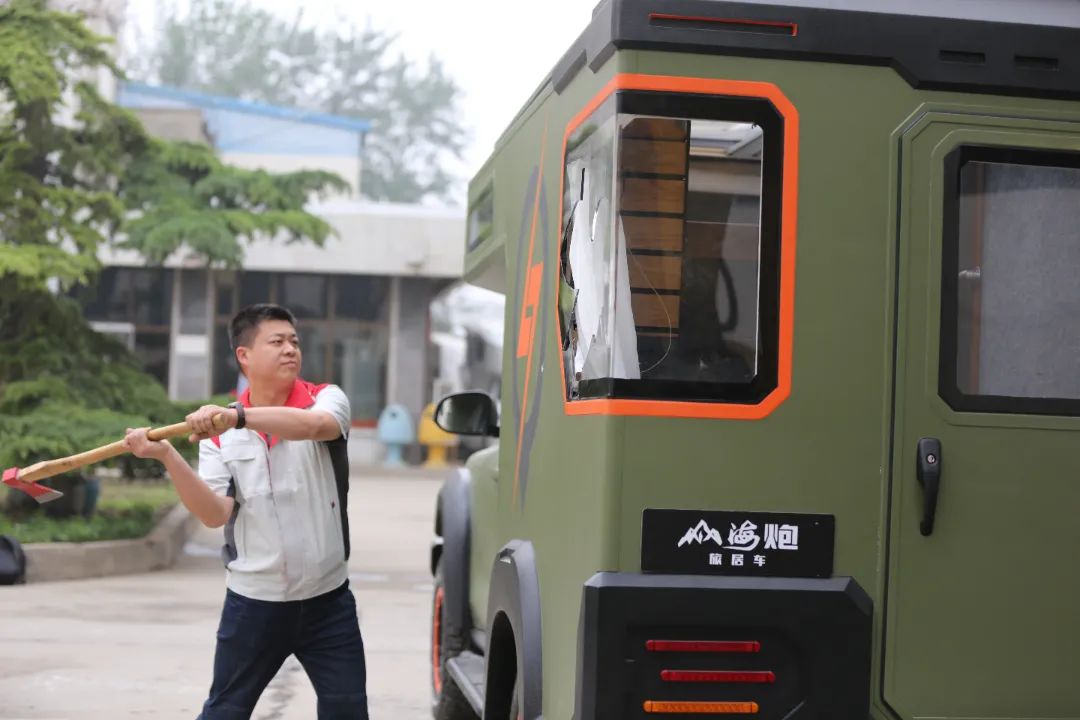 砸掉山海炮旅居車，覽眾房車究竟在搞什么？